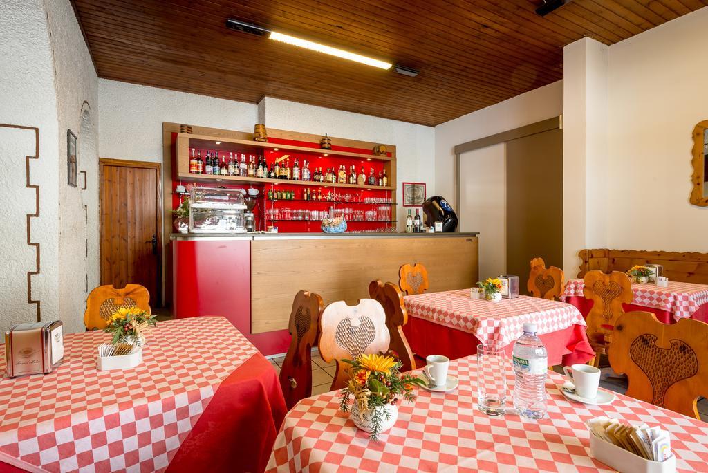 Albergo Altavilla Tirano Zewnętrze zdjęcie