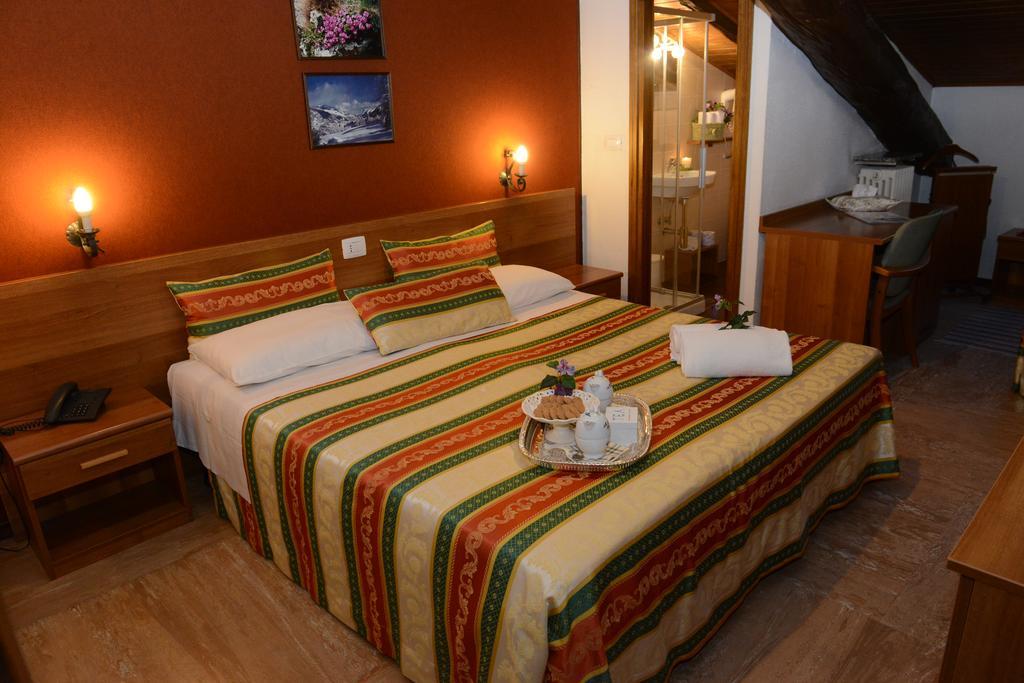 Albergo Altavilla Tirano Zewnętrze zdjęcie