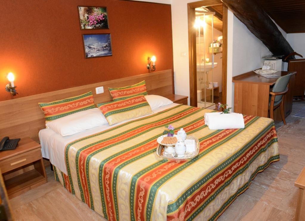 Albergo Altavilla Tirano Zewnętrze zdjęcie