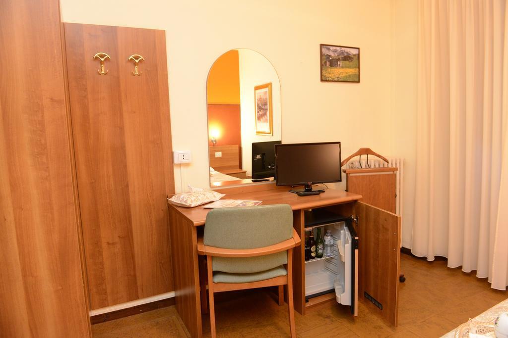 Albergo Altavilla Tirano Zewnętrze zdjęcie